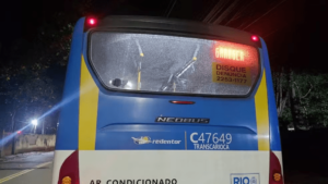 Rodoviários entram em greve no Rio; viações afirmam que 40 ônibus foram vandalizados em piquetes