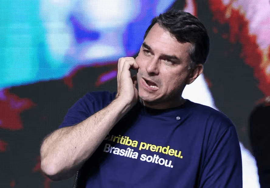 Flavio Bolsonaro sugeriu aos EUA criação de ‘equipe de transição’ inexistente na legislação brasileira