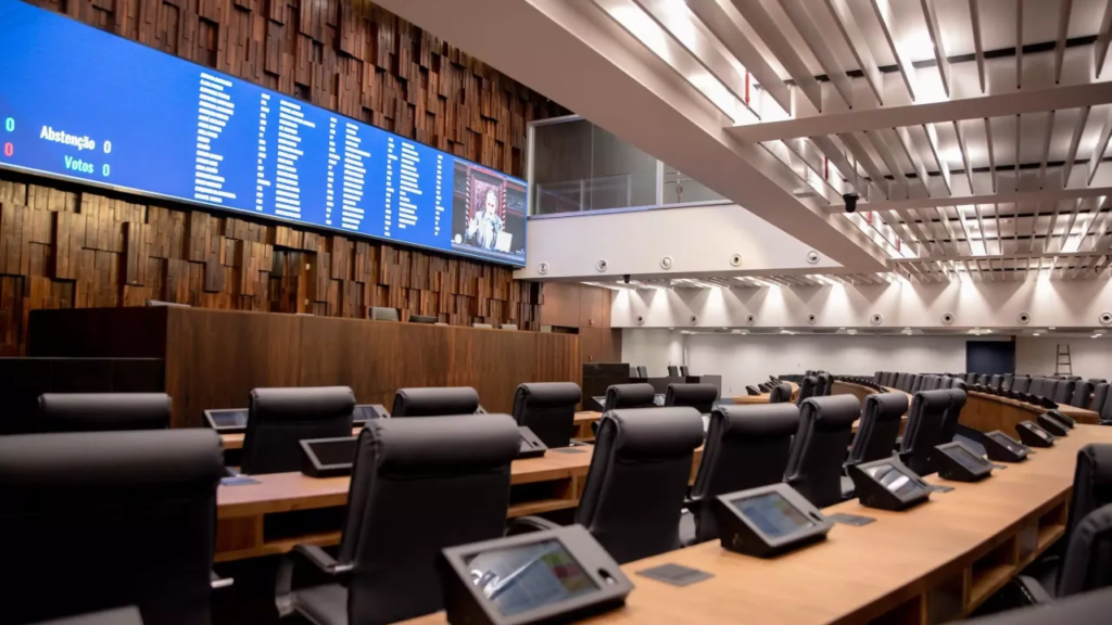 Comissão da Alerj que levantava gastos do Judiciário entra na mira do TJ