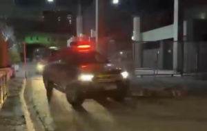 Flávio Bolsonaro segura há um mês PL que asfixia lavagem de dinheiro no setor de combustíveis