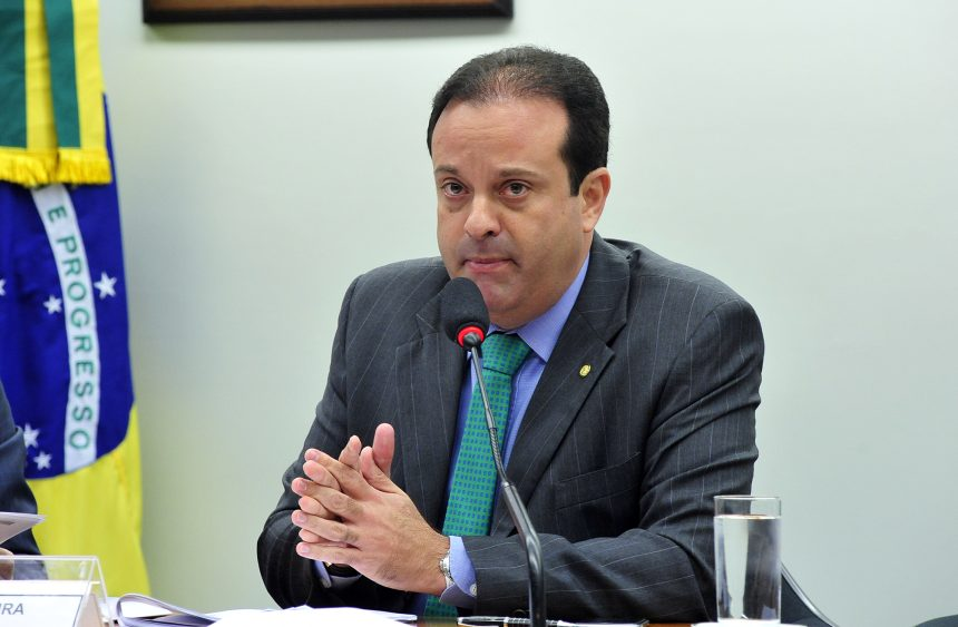 TCE cobra explicações sobre licitação de R$ 62 milhões para aluguel de veículos feita durante gestão de André Moura na Segov