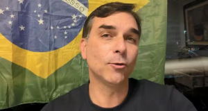 Caso das notas fiscais reacende temor no PL de novos capítulos da relação entre Flávio e Vorcaro