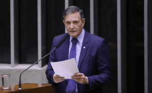 Mendonça concede liminar, e Crivella fica apto a disputar eleição para o Senado no Rio