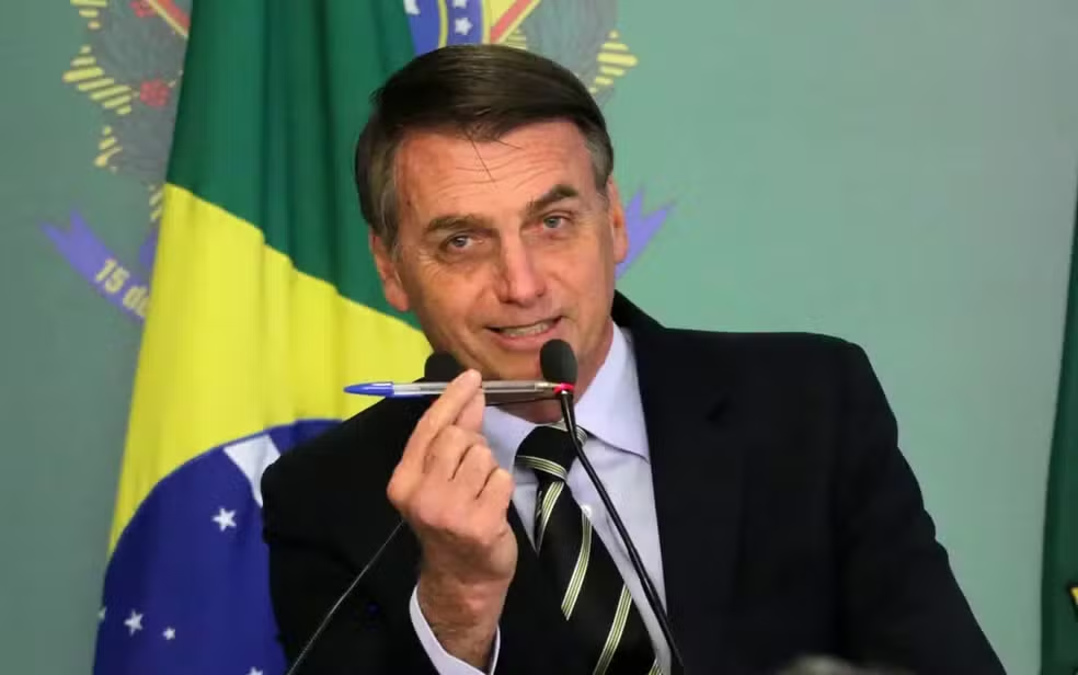Defesa diz que Bolsonaro 'jamais soube' que Flávio divulgaria carta em apoio a pré-candidatura