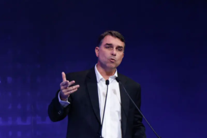 Smartmatic: o que é a empresa venezuelana citada em discurso de Flávio Bolsonaro e qual a relação dela com o Brasil