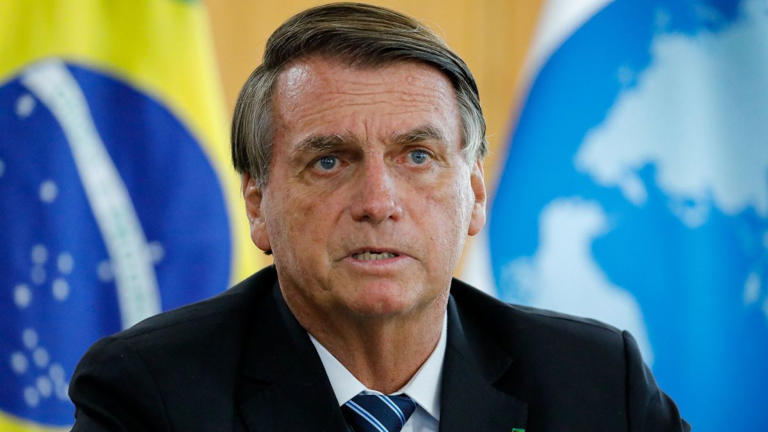 Receita pede que PF compartilhe laudos de joias sauditas dadas a Bolsonaro
