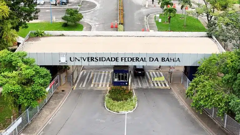 Deputado bolsonarista causa tumulto na UFBA; universidade repudia “atos de violência, intimidação e desrespeito”
