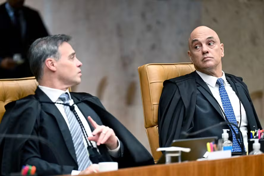 Moraes aponta indícios de crime de Mendonça e pede que Fachin tome providências