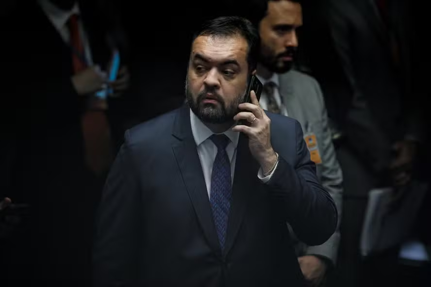 Cláudio Castro facilitou Rioprevidência no Master, mas investia em CDBs de... Bradesco e Itaú